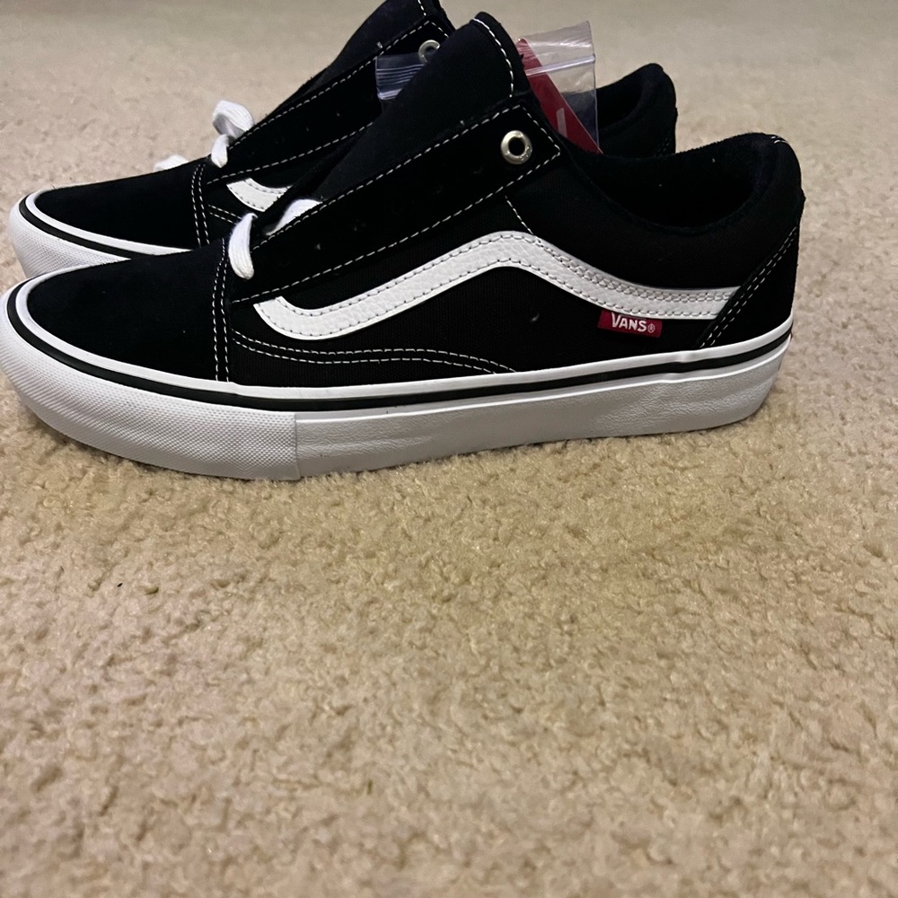 New Vans Mens 9 womens 10.5